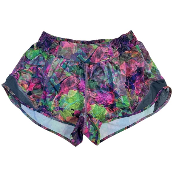 Lululemon Hotty Hot Low-Rise Lined Short 2.5" size 6 in Vivid Floral Tone Multi - Picture 4 of 8